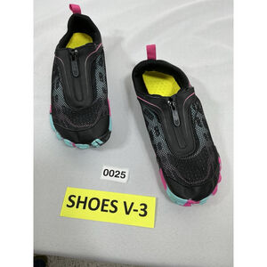Woman’s NWOT Athletic Hiking Water Shoes 8.5 Multicolor Zip Close
